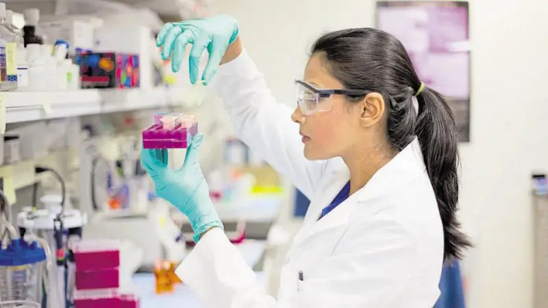 #She_Is_A_Scientist campaign